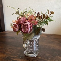 フラワーアレンジメント　花瓶付き　造花