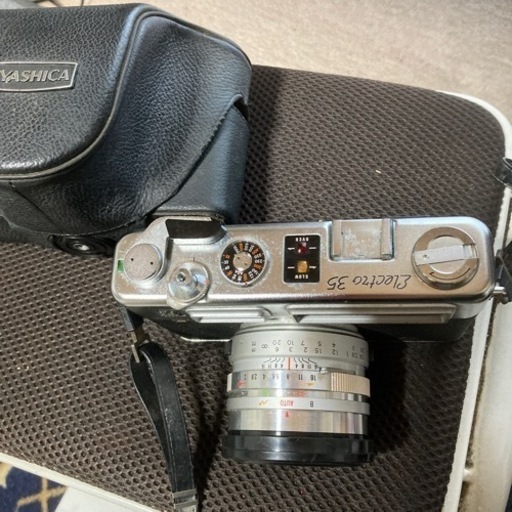 カメラYASHICA エレクト35\n
