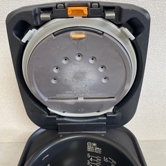 2021年製　日立炊飯器 RZ-TS104M