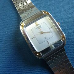 SEIKO/紳士用腕時計！ゴールドコンビ色！クオーツ稼働になります。