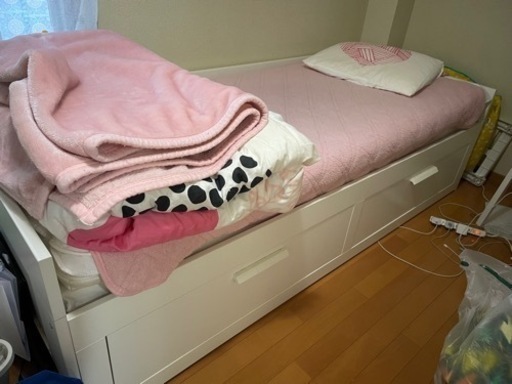 ベッド、家具