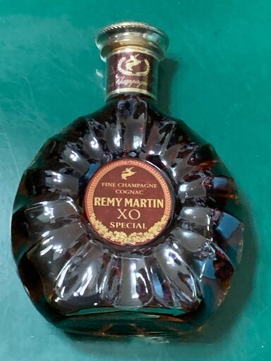 未開封BOX入り２ブランド：I.W.ハーパー 12年 　And　レミーマルタンXO 未開封BOX入り2ブランド：I.W.ハーパー 12年 And レミーマルタンXO IW