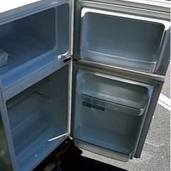 2014年式　ハイアール単身用冷蔵庫