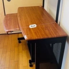 computer table.  コンピュータ テーブル