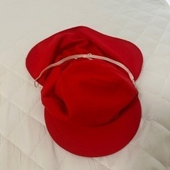 子ども園　保育園　赤色帽子