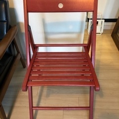 【無料】IKEAイケア　赤い折り畳み椅子