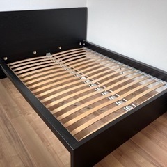 IKEA　クイーンベッドフレーム　家具 ベッド