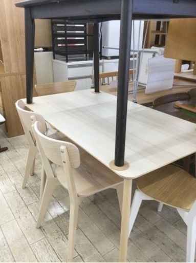 ✨値下げしました‼✨【✨人気のIKEA❗️シンプルデザイン❗️ナチュラルなカラー❗️ちょうど良いサイズ❗️✨】定価¥56,900円 　5点ダイニングセット IKEA