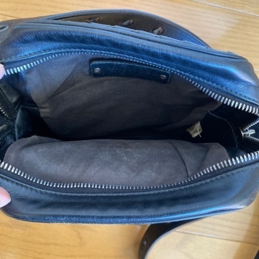 美品 ボッテガヴェネタ メッセンジャーバッグ イントレ レザー 斜め