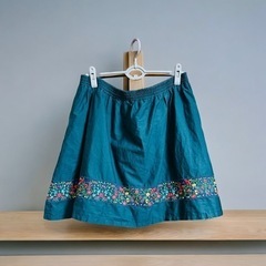 大きいサイズ　花刺繍スカート