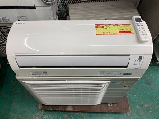K05297　ダイキン　2016年製　中古エアコン　主に14畳用　冷房能力　4.0KW ／ 暖房能力　5.0KW
