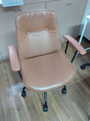 オフィスチェア  高さ調節  肘付き