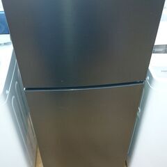 （上が冷凍室の）マックスゼン　2ドア冷蔵庫１３８L　２０２０年製...