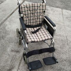 カワムラ　アルミ製介助車椅子　売ります！