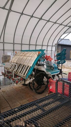 クボタ田植機械spu650補助輪付き、時間、370,ジャンク扱い、植え付けロータリー一箇所不具合の為、エンジンは良好一発で始動、修理して使える方お得かと？価格交渉有、今だから安値、理解ある方、