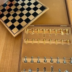 インテリアに　真鍮の美しいチェス