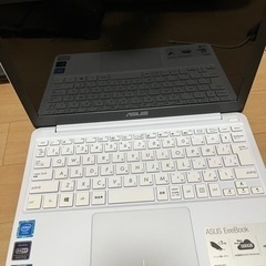 美品　ノートパソコン　ASUS EeeBook X205TA-W...
