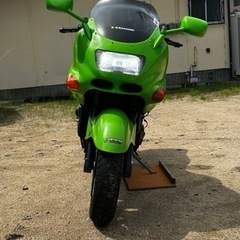 バイク　Kawasaki ZZR1100d