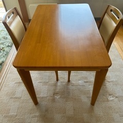 ニトリ　食卓テーブル　椅子2脚付