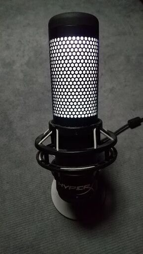 HyperX QuadCast S スタンドアロンマイク + 非売品 HyperX ヘッドホンスタンド HyperX QuadCast S スタンドアロンマイク + 非売品 HyperX ヘッドホン