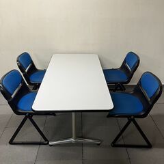 オフィス用　ミーティングテーブルと椅子(4脚)　ブルー