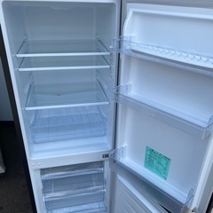 NO65❗️ 福岡市内配送無料　2022年式 ハイセンス 冷蔵庫 幅49cm 175L ブラック HR-D1701B 2ドア 右開き 大容量冷蔵室122L スリム