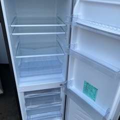NO65❗️ 福岡市内配送無料　2022年式 ハイセンス 冷蔵庫 幅49cm 175L ブラック HR-D1701B 2ドア 右開き 大容量冷蔵室122L スリム