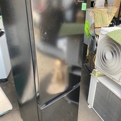 NO65❗️ 福岡市内配送無料　2022年式 ハイセンス 冷蔵庫 幅49cm 175L ブラック HR-D1701B 2ドア 右開き 大容量冷蔵室122L スリム