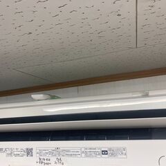 ☆中古￥26,800！【店長おすすめ！】TOSHIBA　6畳用2.2kwルームエアコン　家電　RAS-H221M(W)型　2021年製　【BE074】