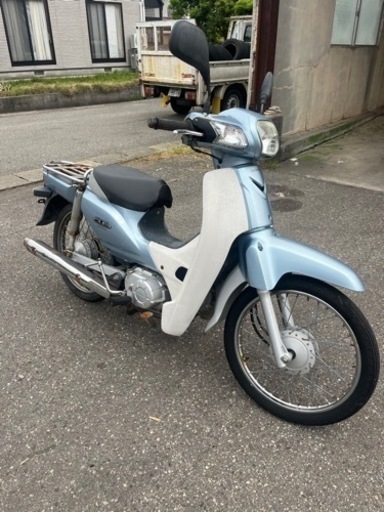 バイク ホンダ　スーパーカブ　AA04