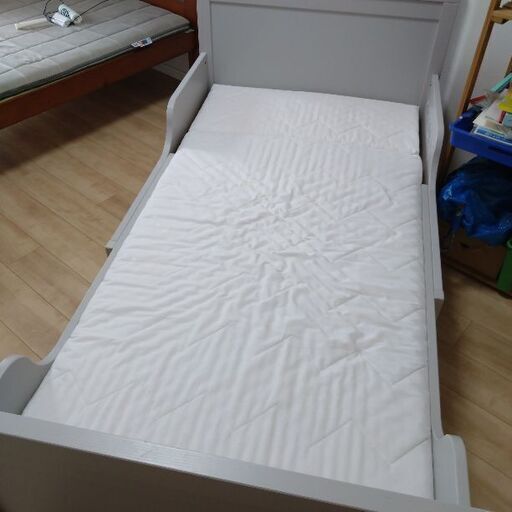 イケア　伸縮式ベッド　子ども用