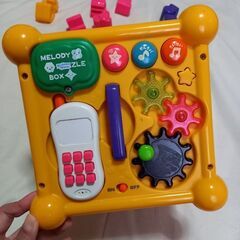 【欠品あり】トイローヤル　メロディぱずるボックス　知育玩具