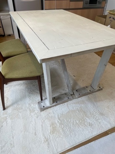 9万円で購入したダイニングテーブルです