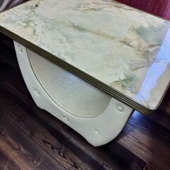 【OmNi ANTIQUEs】古いサイドテーブルです。