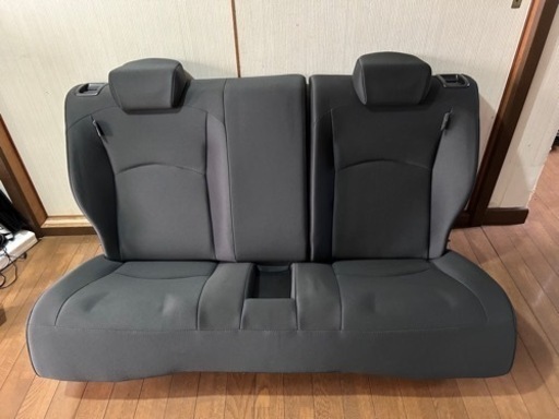 トヨタ　GRヤリス用　純正リアシート　左右セット　型式：GXPA16