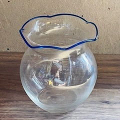 昭和レトロ 金魚鉢 ガラス製 フリル 青フチ 透明ガラス 金魚・...