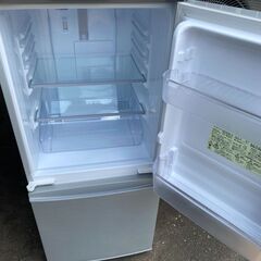 NO71❗️配送無料　SJ-D14D-S 冷蔵庫 シルバー系 [2ドア /右開き/左開き付け替えタイプ /137L]