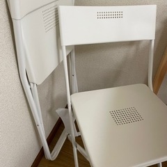 IKEAの折りたたみ椅子　