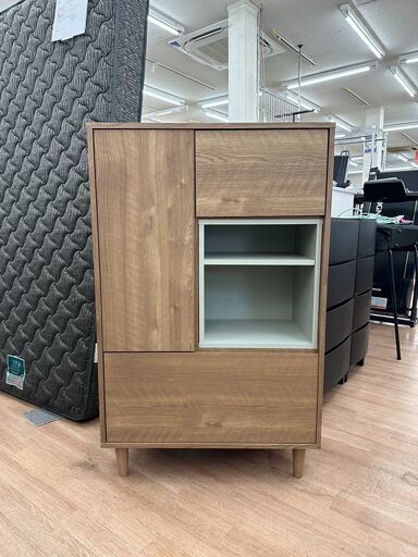 【展示品・未使用品】収納棚 扉付き キャビネット インテリア家具 リビング収納 収納 幅70.3cm 参考価格19,990円自社配送時代引き可※現金、クレジット、スマホ決済対応※【送料に設置込】
