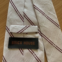 【中古】ネクタイ　ビジネス　薄いピンク系　赤線　BRICK HOUSE 紳士　メンズ　クリーニング済みの画像