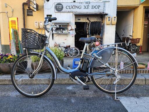 電動自転車　ヤマハ　２６インチ　バッテリー　8.7ah  充電器　付き　シルバー　3変速　配達可能