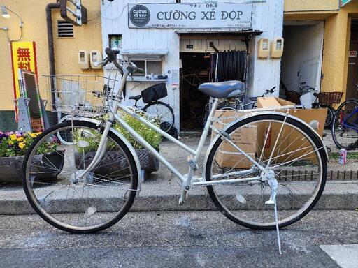 ママチャリ　２７インチ　フジ自転車　３変速　カゴ　自動ライト　カギ　付き　シルバー　配達可能