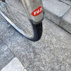 ママチャリ　２７インチ　フジ自転車　３変速　カゴ　自動ライト　カギ　付き　シルバー　配達可能