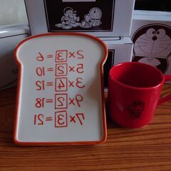 郵政限定　ドラえもん食器セット　（離島、沖縄を除き送料込み。）