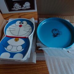 郵政限定　ドラえもん食器セット　（離島、沖縄を除き送料込み。）