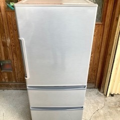 冷蔵庫　中型　3ドア冷蔵庫　271L　アクア　AQUA