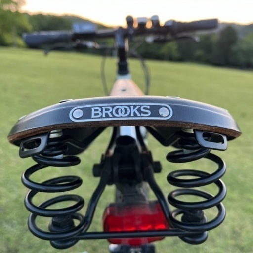 【受け渡し者確定】【英国本革スプリング付サドル】2022式 パナソニック電動アシストクロスバイクベロスターカスタム