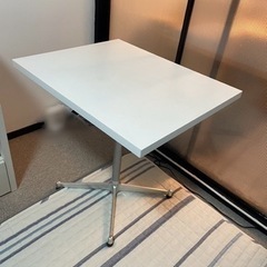 白　テーブル　シンプル　