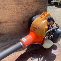 決まりました　
共立 エンジン式　刈払機 SRE2325G