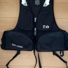 SHIMANO　鱗海スペシャルとDAIWAのフローティングベストのセット